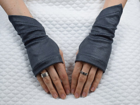 Unisex Fingerless Leather Gloves with Soft Velvet Lining