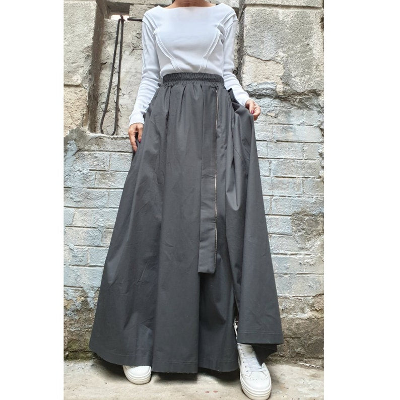 Long Flow Skirt with Pockets & Zipper – Soft Stretch Fabric, Wide Elastic Waist