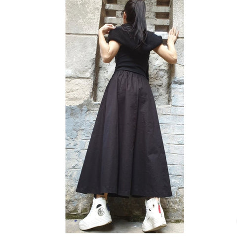 Gabardine Skirt with Metal Zipper & Wide Elastic Waist – Casual or Formal