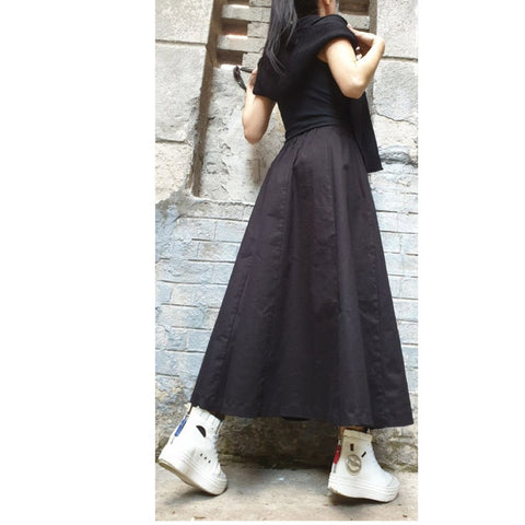 Gabardine Skirt with Metal Zipper & Wide Elastic Waist – Casual or Formal