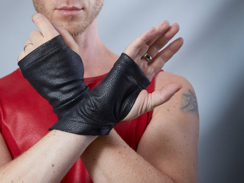 Unisex Fingerless Leather Gloves with Soft Velvet Lining